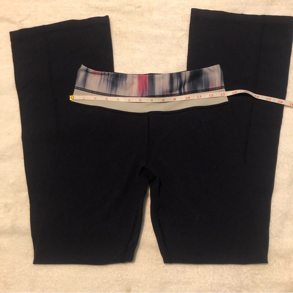 3/40$ Lululemon - Pink, Purple, and Blue Tie dye band Wide Leg Yoga Pants - Picture 4 of 5